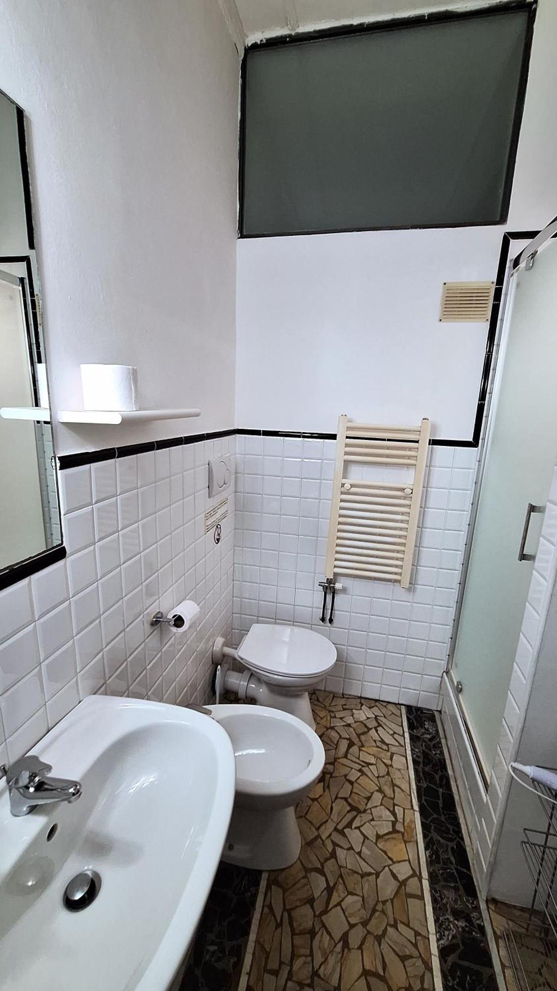 Double or Twin Room Private External Bathroom